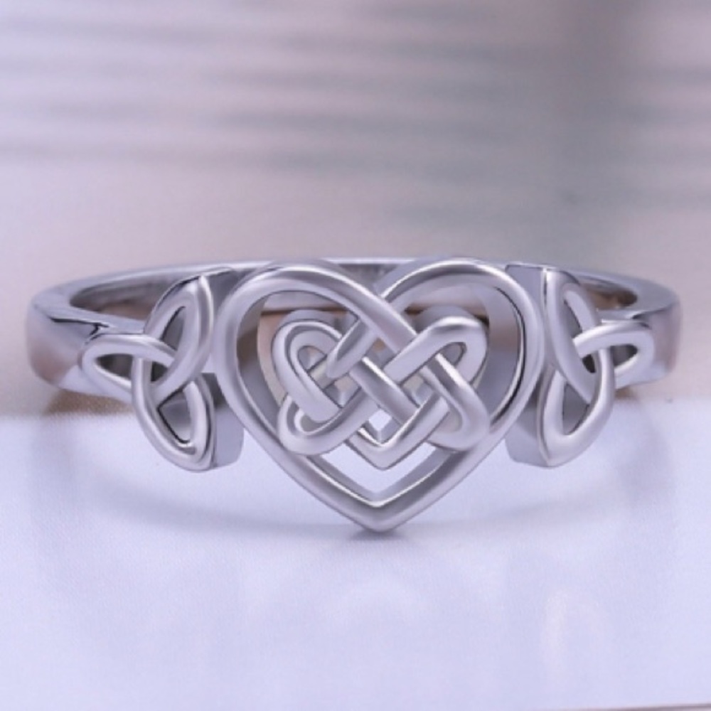 Heart Celtic Knot Ring - Picture 9 of 10